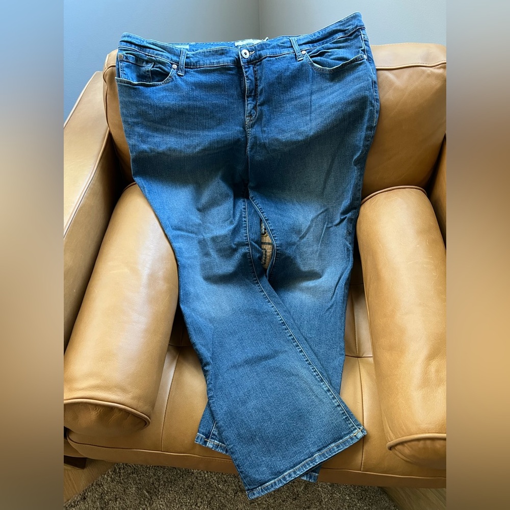 Torrid Women's Relaxed Boot Cut Jeans size 24